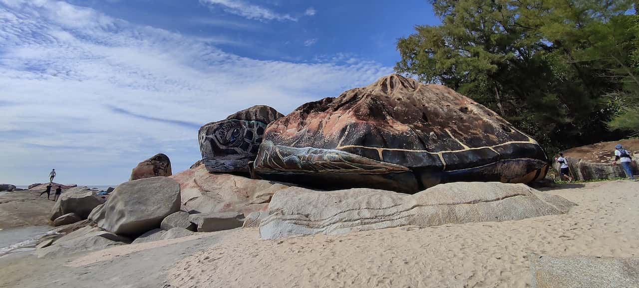 Best Beaches in Kuantan Pahang for a Relaxing Getaway Pelindung Beach