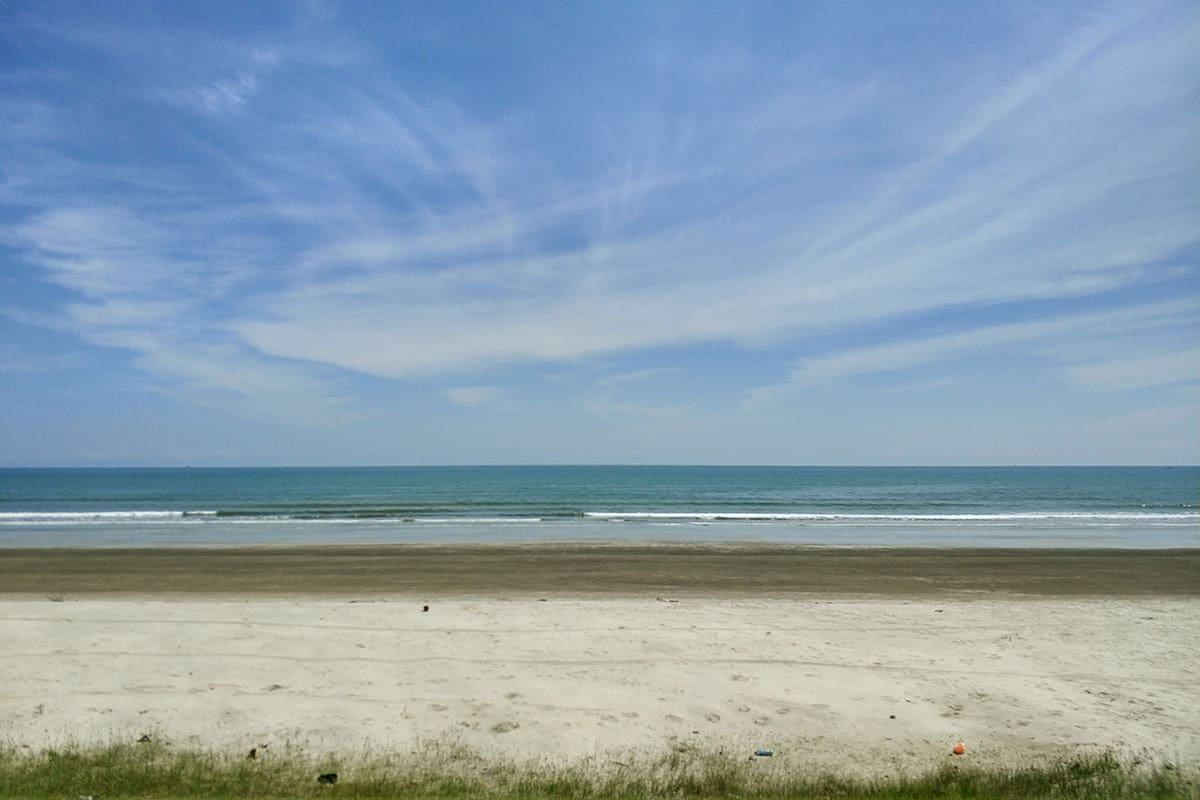 Best Beaches in Kuantan Pahang for a Relaxing Getaway Beserah Beach