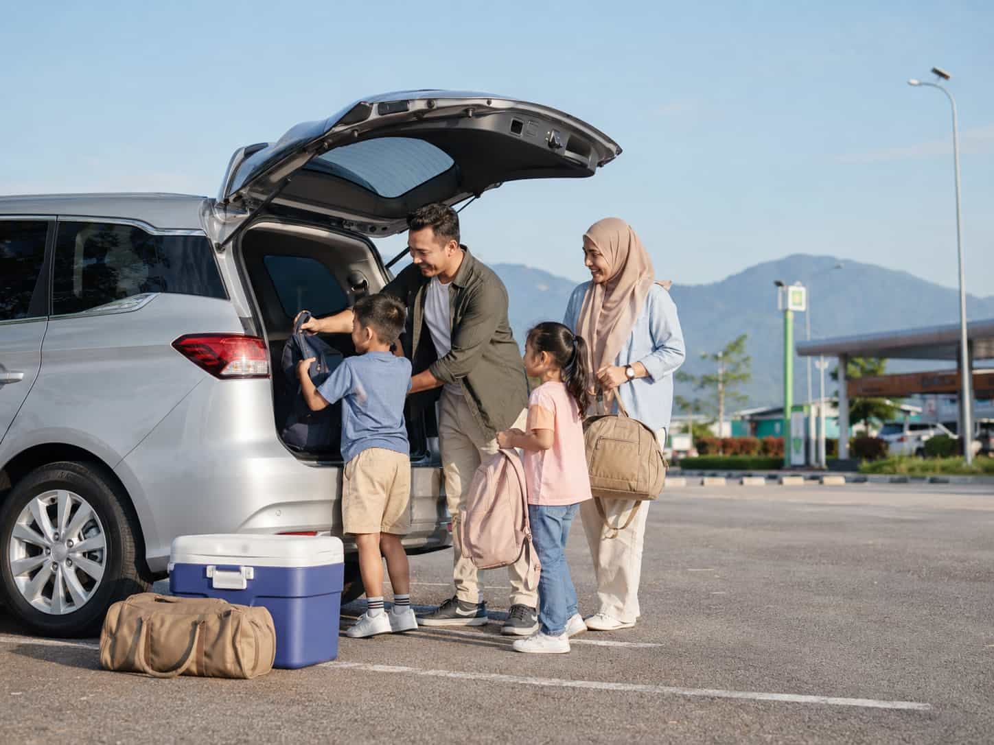 7 Seater Car Rental: Best Option for Family Road Trips